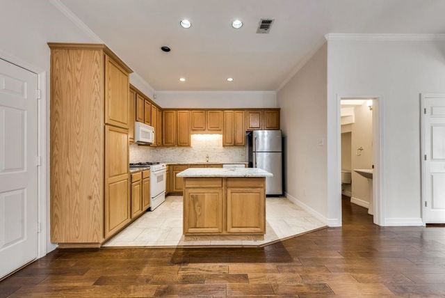 5844 Oram Street, Dallas, TX 75206