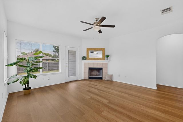 11607 Lapoynor ST, Manor, TX 78653