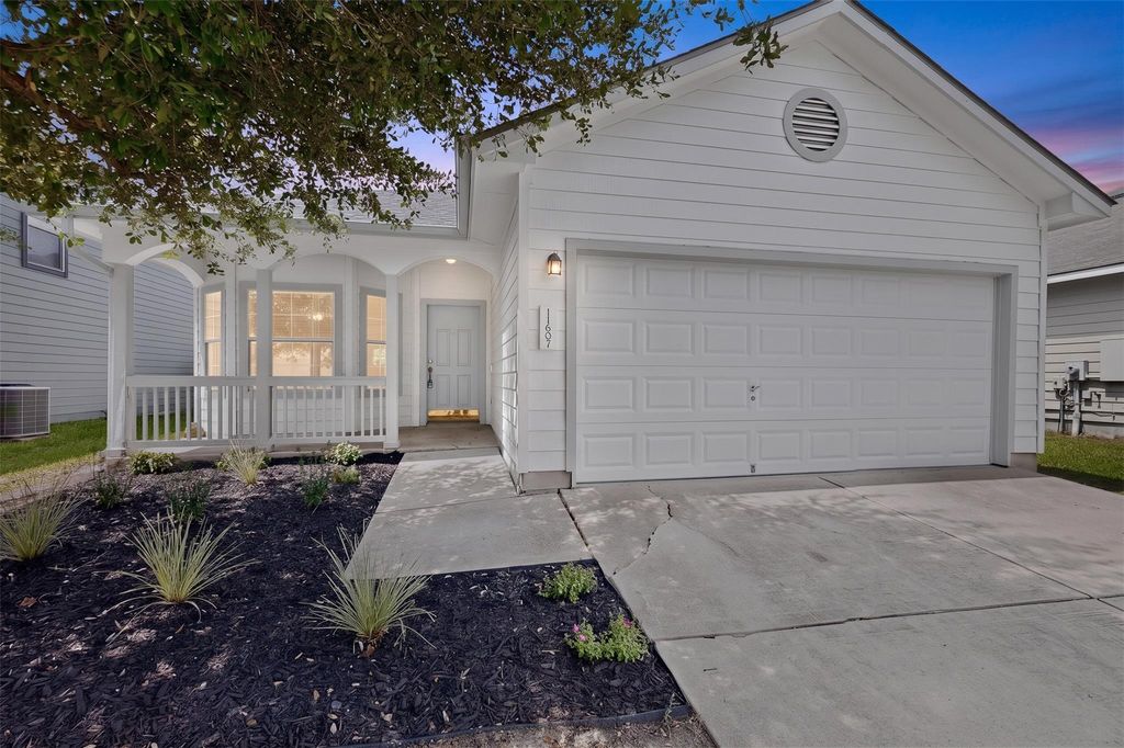 11607 Lapoynor ST, Manor, TX 78653