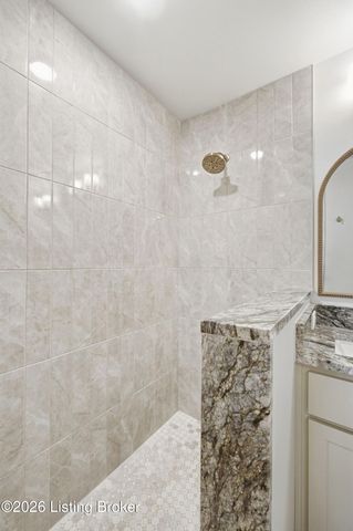1656 Richmond Dr, Louisville, KY 40205