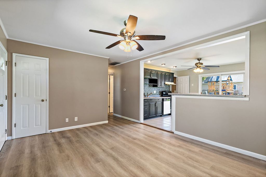 403 Krause Avenue, Streamwood, IL 60107 — photo 4