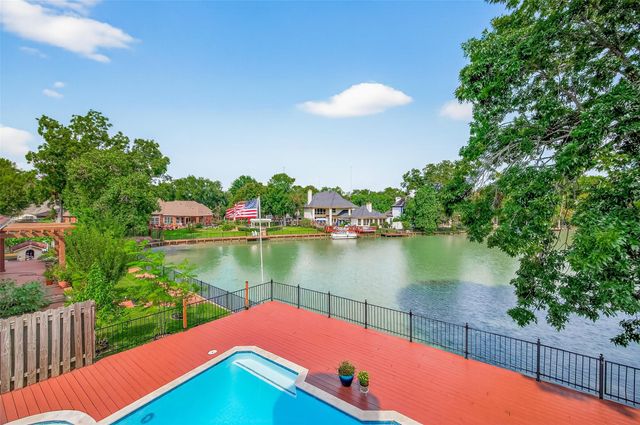 4131 Crow Valley, Missouri City, TX 77459