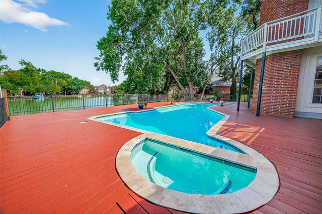 4131 Crow Valley, Missouri City, TX 77459