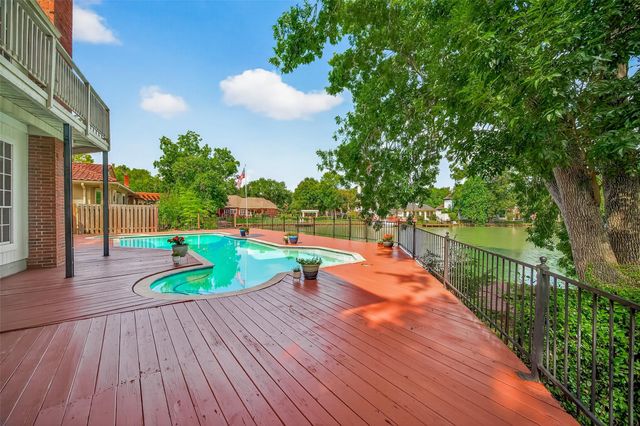 4131 Crow Valley, Missouri City, TX 77459