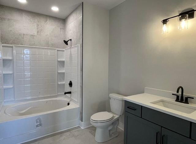 1015 Linder Ridge Rd, Woodlawn, TN 37191