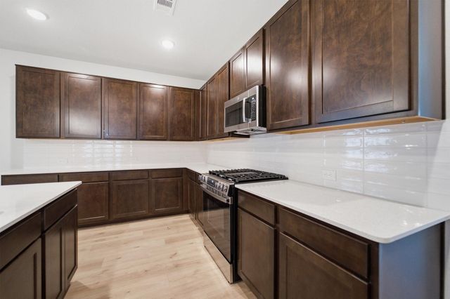 768 Red Mulberry Street, La Marque, TX 77568