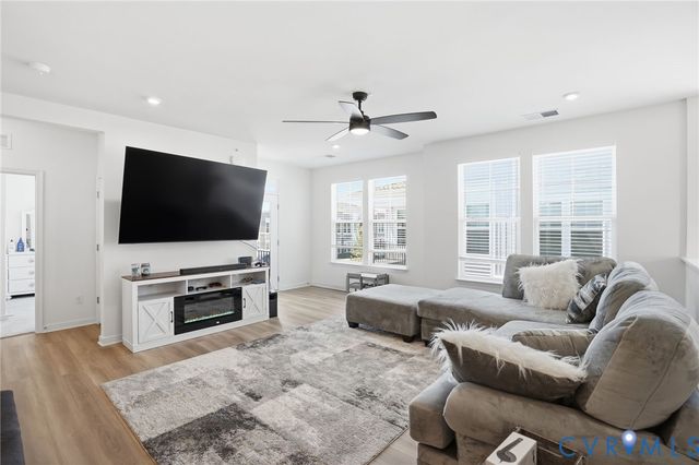 3813 Maze Runner Dr, Midlothian, VA 23112