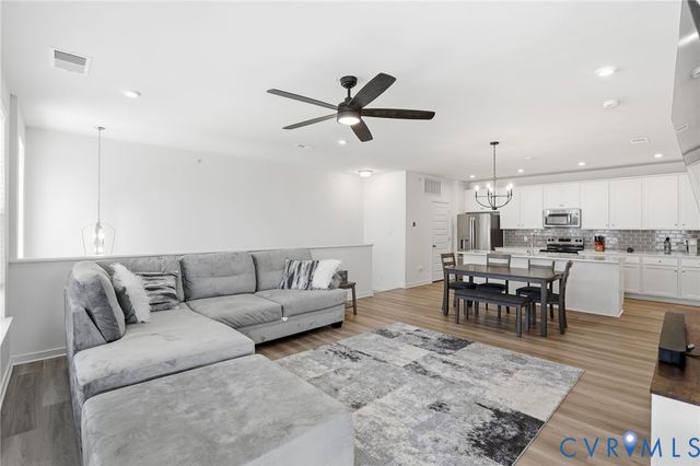 3813 Maze Runner Dr, Midlothian, VA 23112