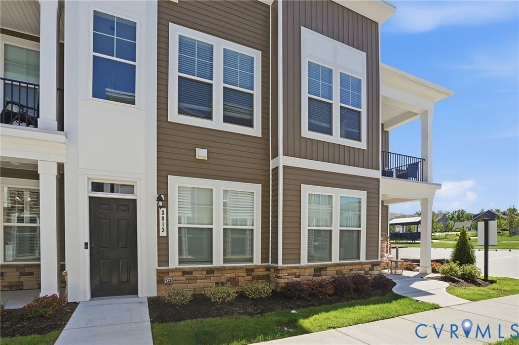 3813 Maze Runner Dr, Midlothian, VA 23112