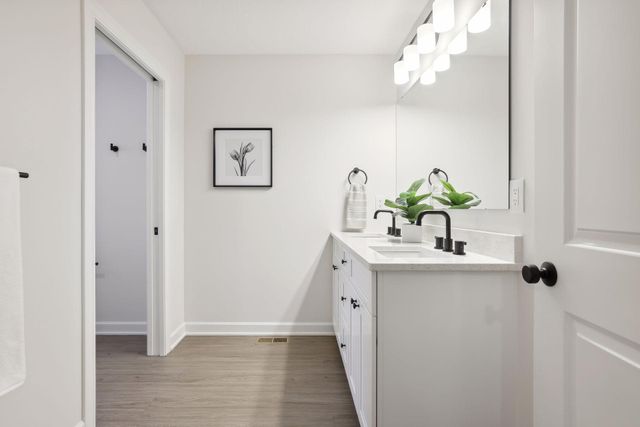 634 Franklin Street, Roberts, WI 54023