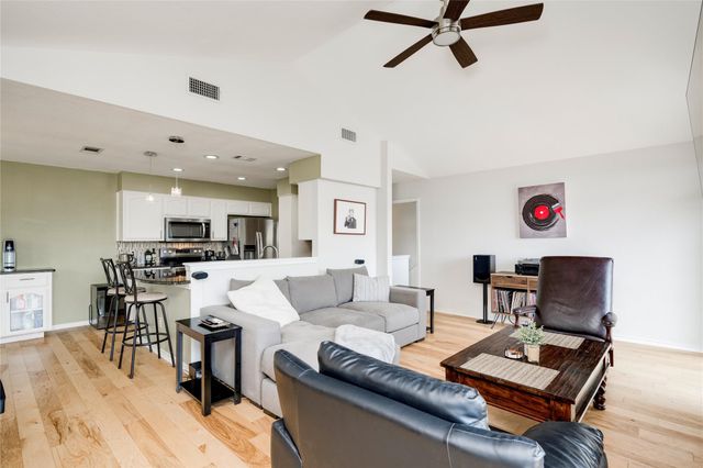 6621 Mesa HOLW, Austin, TX 78750