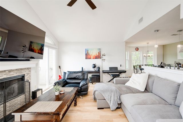 6621 Mesa HOLW, Austin, TX 78750