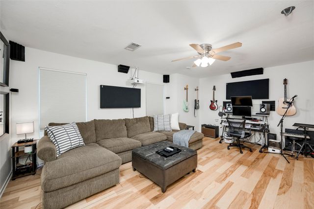 6621 Mesa HOLW, Austin, TX 78750