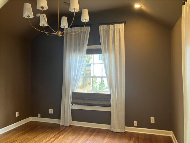 1916 W 39th ST, Austin, TX 78731