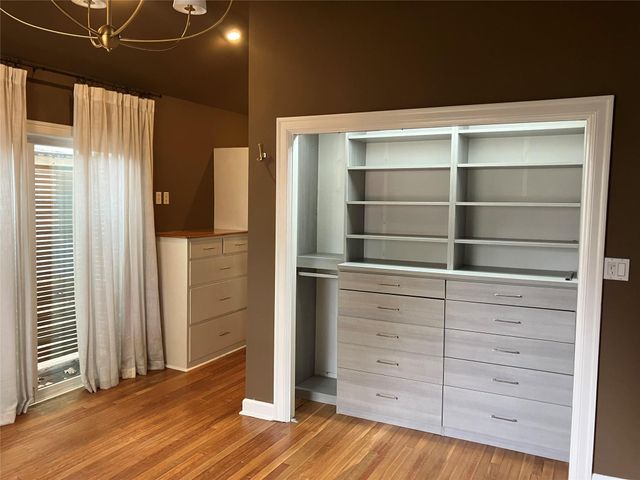 1916 W 39th ST, Austin, TX 78731