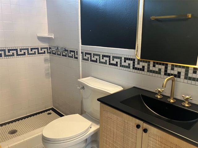 1916 W 39th ST, Austin, TX 78731