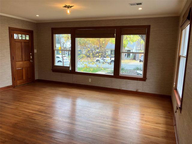 1916 W 39th ST, Austin, TX 78731