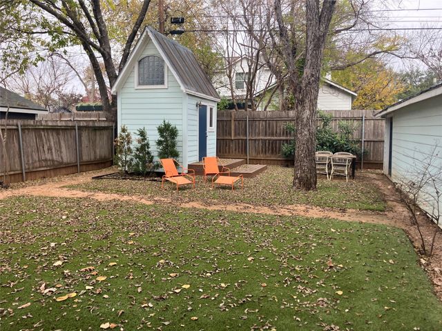 1916 W 39th ST, Austin, TX 78731