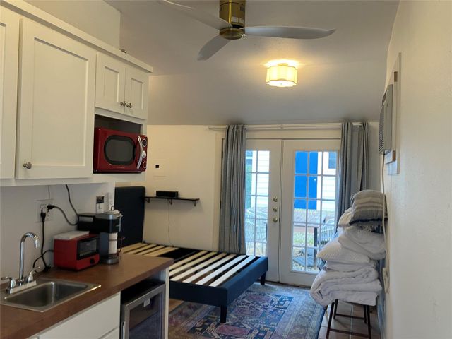 1916 W 39th ST, Austin, TX 78731