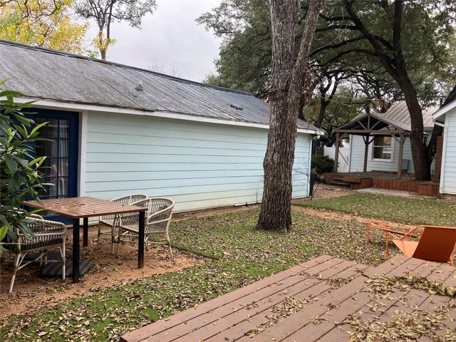 1916 W 39th ST, Austin, TX 78731