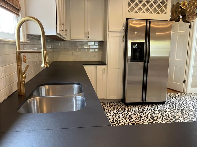 1916 W 39th ST, Austin, TX 78731