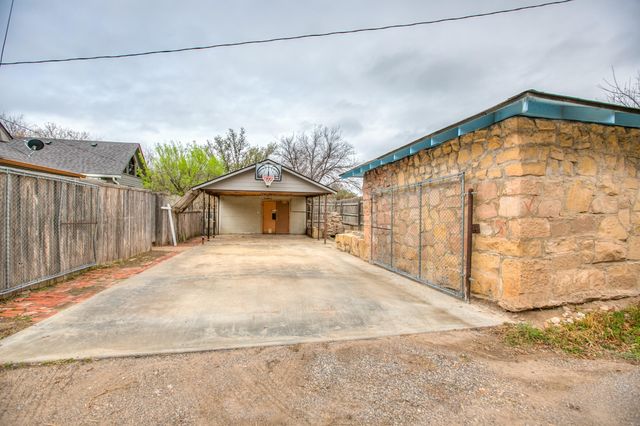 812 W Highland Boulevard, San Angelo, TX 76903