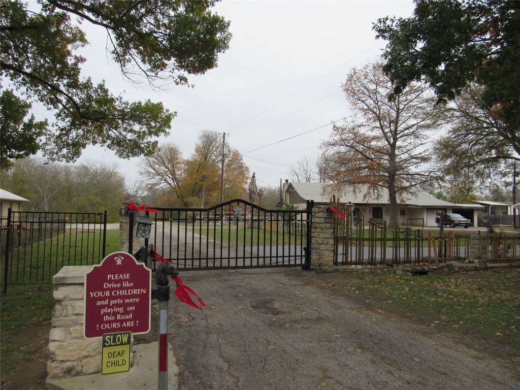 113 My Road, Bastrop, TX 78602