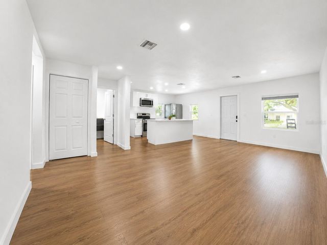 9212 N BROOKS STREET, Tampa, FL 33612