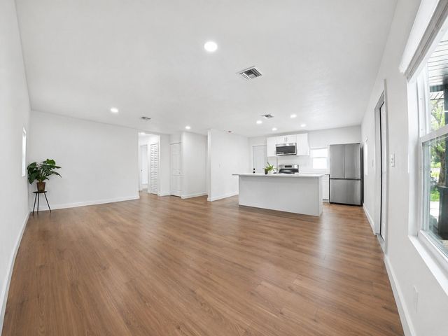 9212 N BROOKS STREET, Tampa, FL 33612