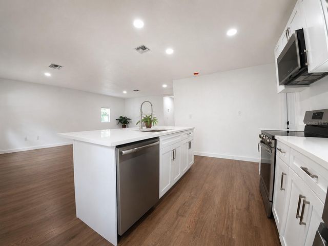 9212 N BROOKS STREET, Tampa, FL 33612