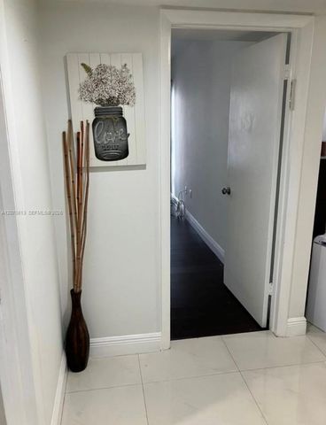 4060 N Hills Drive 31, Hollywood, FL 33021