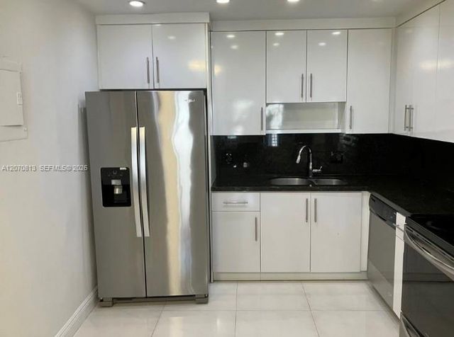 4060 N Hills Drive 31, Hollywood, FL 33021