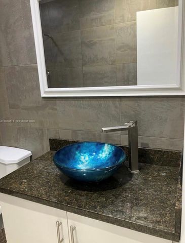 4060 N Hills Drive 31, Hollywood, FL 33021