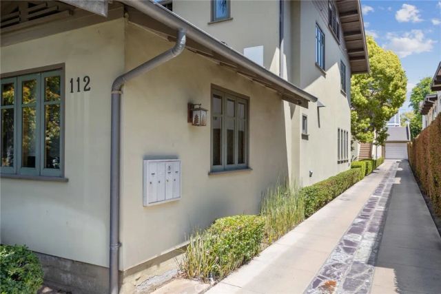 112 S Roosevelt, Pasadena, CA 91107