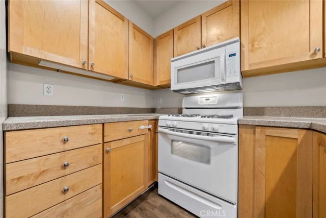 112 S Roosevelt, Pasadena, CA 91107