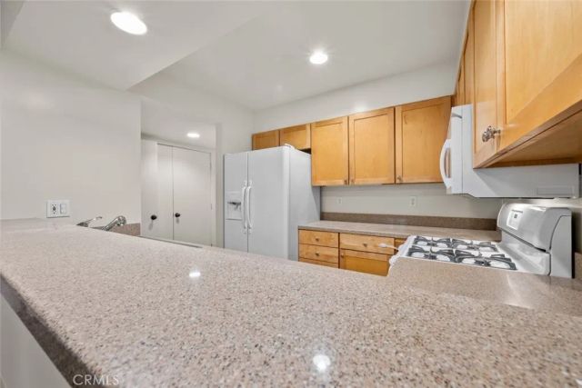 112 S Roosevelt, Pasadena, CA 91107