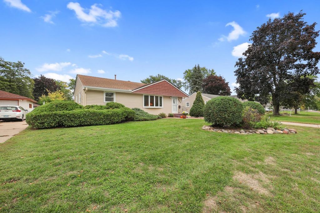 6324 Lee Avenue N, Brooklyn Center, MN 55429 — photo 2