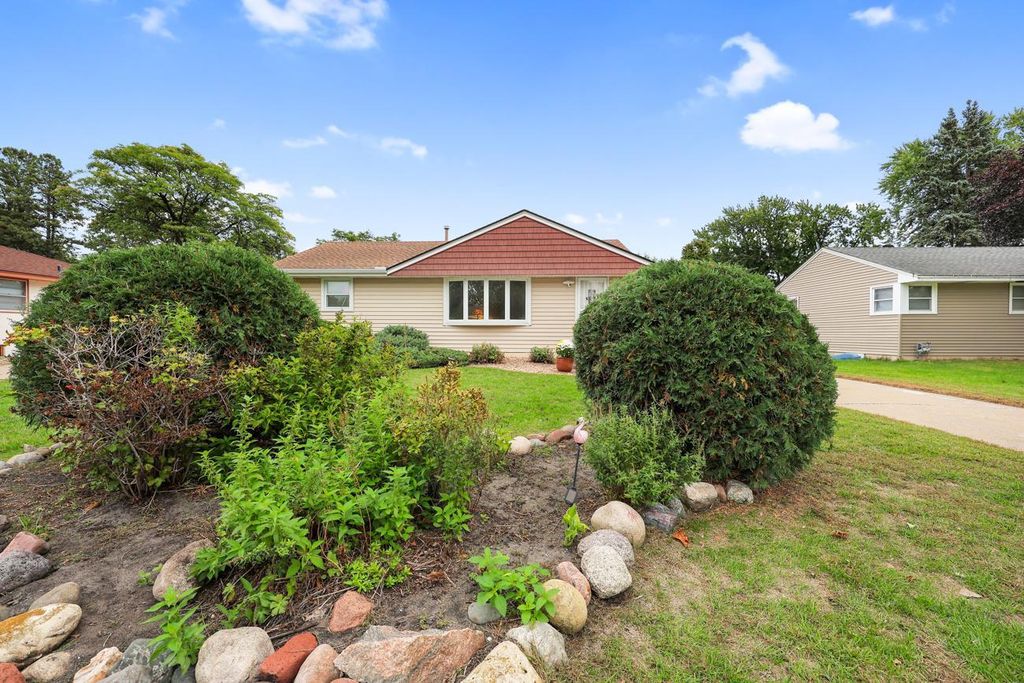 6324 Lee Avenue N, Brooklyn Center, MN 55429 — photo 3