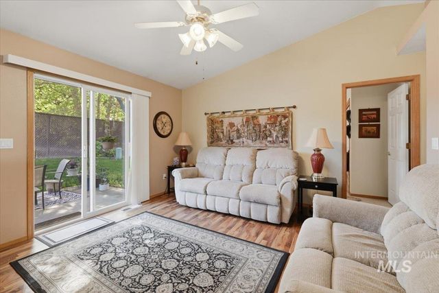 606 N Sterling St, Nampa, ID 83651