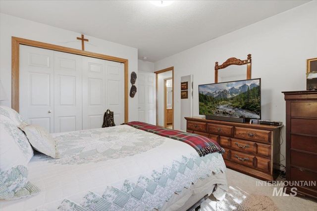 606 N Sterling St, Nampa, ID 83651