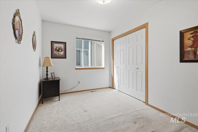 606 N Sterling St, Nampa, ID 83651