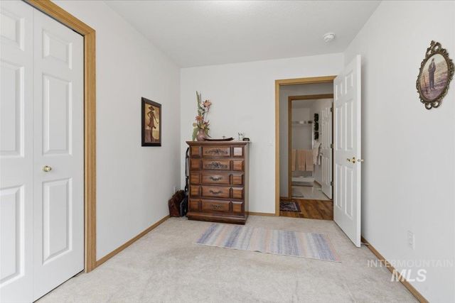 606 N Sterling St, Nampa, ID 83651