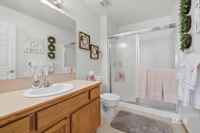 606 N Sterling St, Nampa, ID 83651