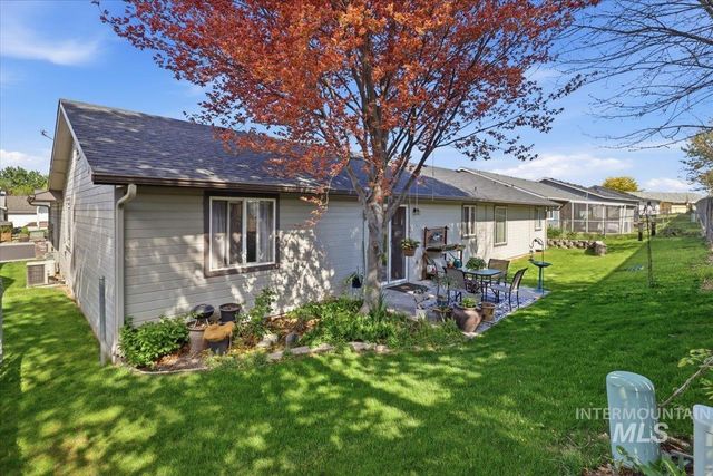 606 N Sterling St, Nampa, ID 83651