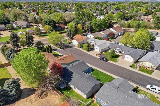 606 N Sterling St, Nampa, ID 83651