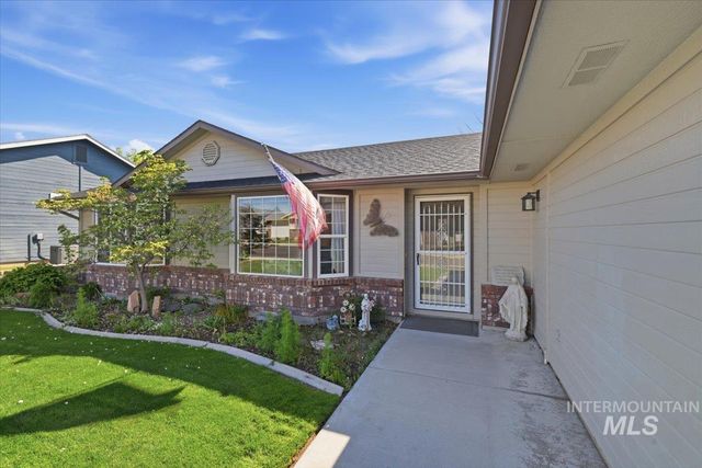 606 N Sterling St, Nampa, ID 83651