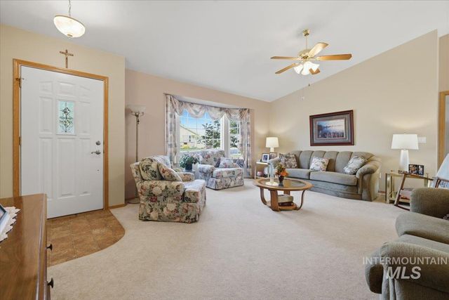 606 N Sterling St, Nampa, ID 83651