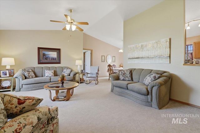 606 N Sterling St, Nampa, ID 83651