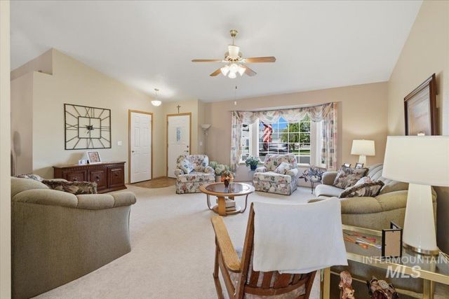 606 N Sterling St, Nampa, ID 83651