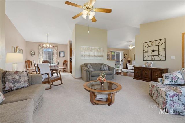 606 N Sterling St, Nampa, ID 83651